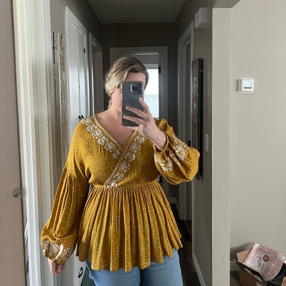 Embroidered Peplum Top - Picture 2 of 3